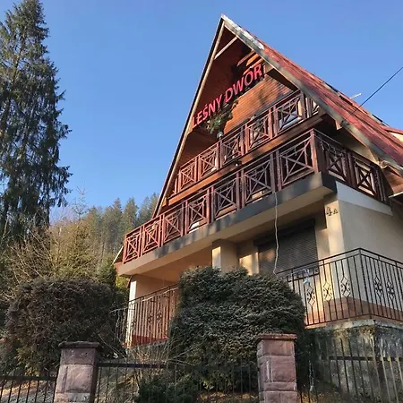 Lesny Dwor منتزه العطل فيسلا